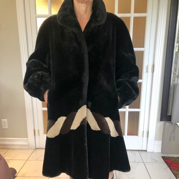 Vintage warm and unique faux furn winter coat - Picture 1 of 6